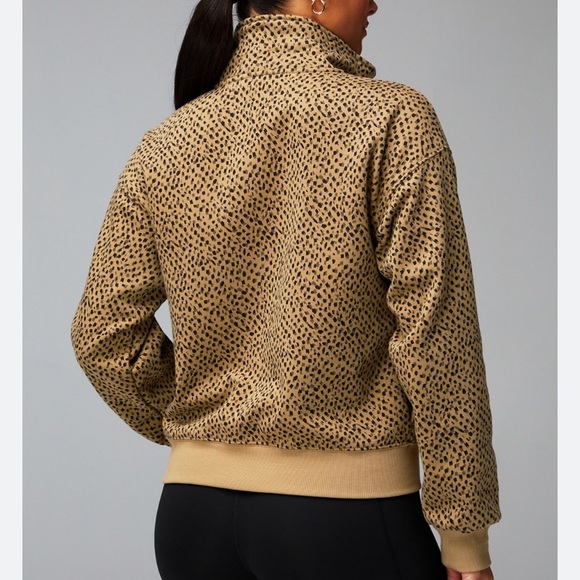 Fabletics Cozy Fleece Half Zip Brown Cheetah Print Women’s Sweatshirt Pullover - Picture 3 of 12